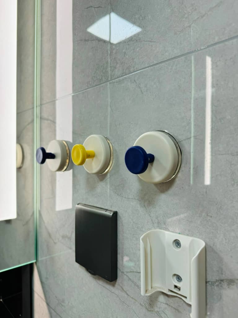 FlexGrip Suction Hooks (4pcs)